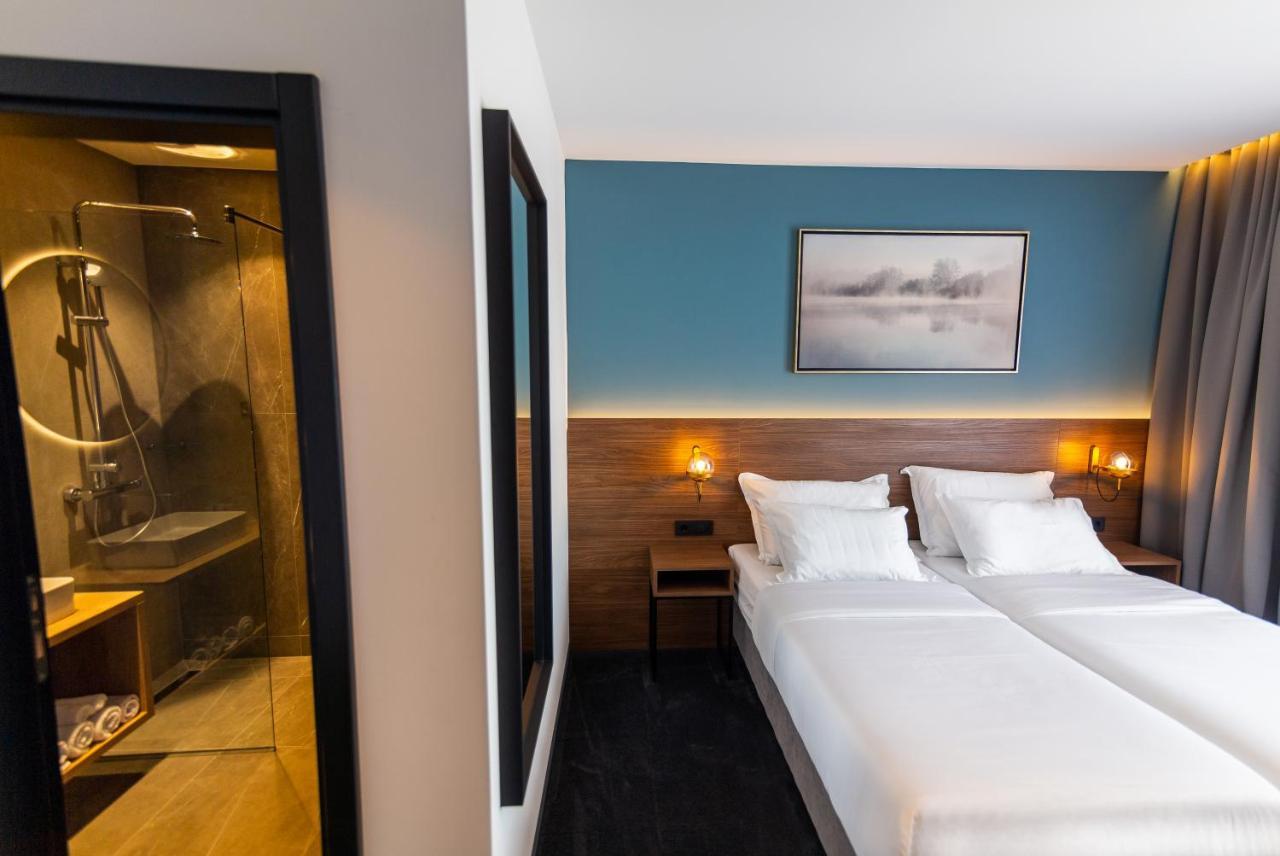 Boutique Rooms 76 إيموتسكي المظهر الخارجي الصورة