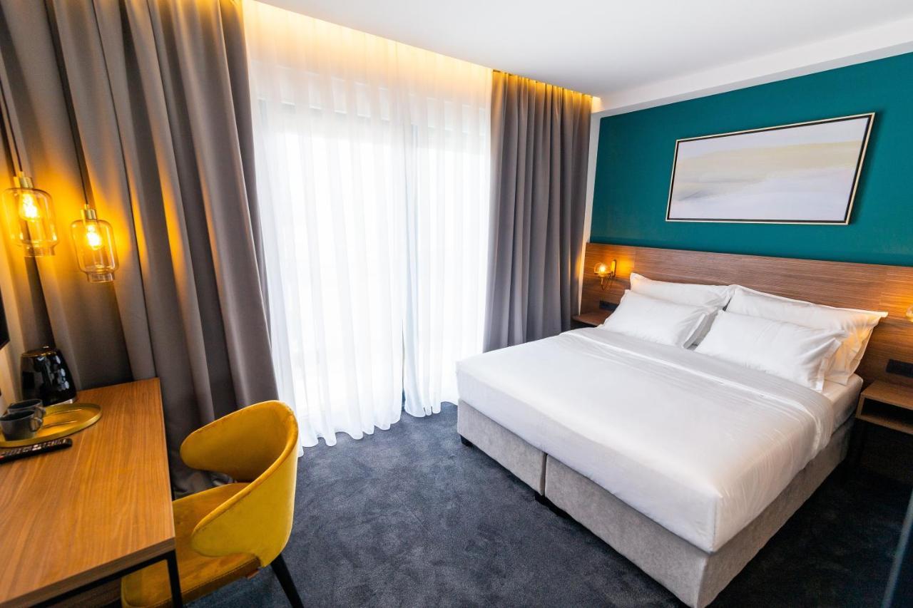 Boutique Rooms 76 إيموتسكي الغرفة الصورة