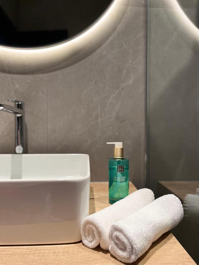 Boutique Rooms 76 إيموتسكي المظهر الخارجي الصورة