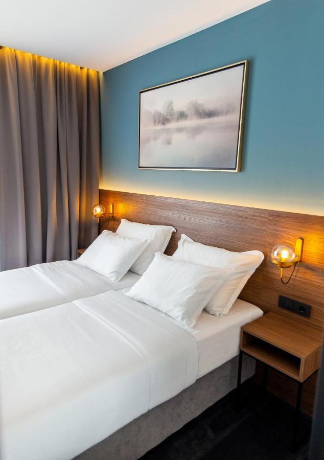 Boutique Rooms 76 إيموتسكي المظهر الخارجي الصورة
