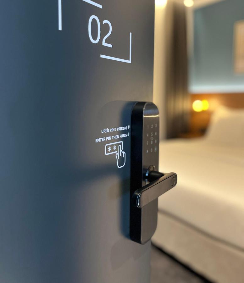 Boutique Rooms 76 إيموتسكي المظهر الخارجي الصورة